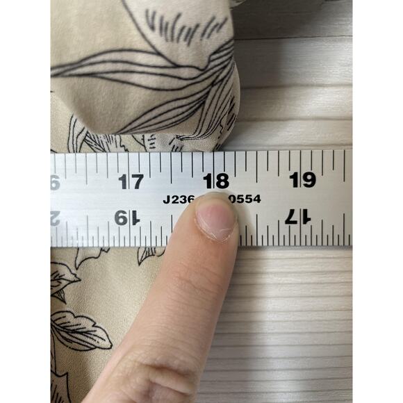 Iris Bloom Dress Womens Small Beige Floral Pleated Midi Surplice V Neck Wrap - Picture 5 of 9